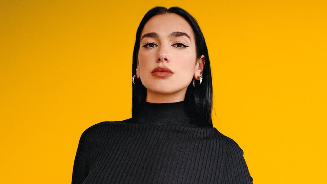 Dua Lipa:

"Estoy dispuesta a aceptar represalias por apoyar la causa palestina. No me importa si me acosan, me incluyen en listas negras o me niegan oportunidades laborales... la causa me supera".
