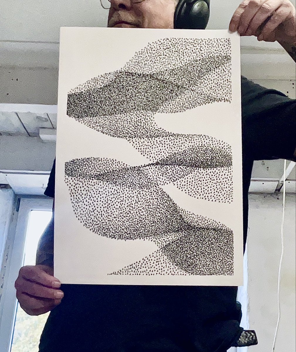 AtelierGeeraets's tweet image. Puzzel klaar. Alle vogels zijn gerangschikt. En deze blijven in Nijmegen. 

‘De opwaartse dans’
42 x 29,7 cm
Inkt op papier. 

Delen is lief.