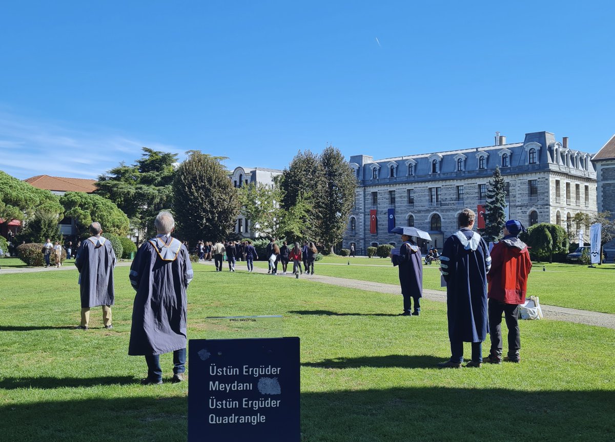 yunusunbabasi's tweet image. 21 Ekim 2025 Boğaziçi Üniversitesi Akademisyenleri Nöbeti no. 1179. Direnişin 5. yılı/1752. günü @#KabulEtmiyoruzVazgeçmiyoruz
October 21, 2025 Bogazici University Faculty Vigil #1179/5th year/1752nd day of the resistance @unibogazici_en #WeDoNotAcceptWeDoNotGiveUp