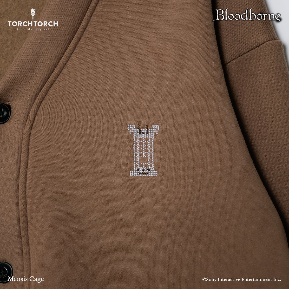 torchtorch_jp's tweet image. 【名古屋店オープン記念 新作先行販売②】
『Bloodborne』より、ミコラーシュに連なるメンシス学派が頭にかぶる装置「メンシスの檻」をクロスステッチで表現したスウェットカーディガンが登場です。さりげなく差した銀色の糸がポイント。後日の一般販売に先駆け、名古屋店にて先行販売いたします。
