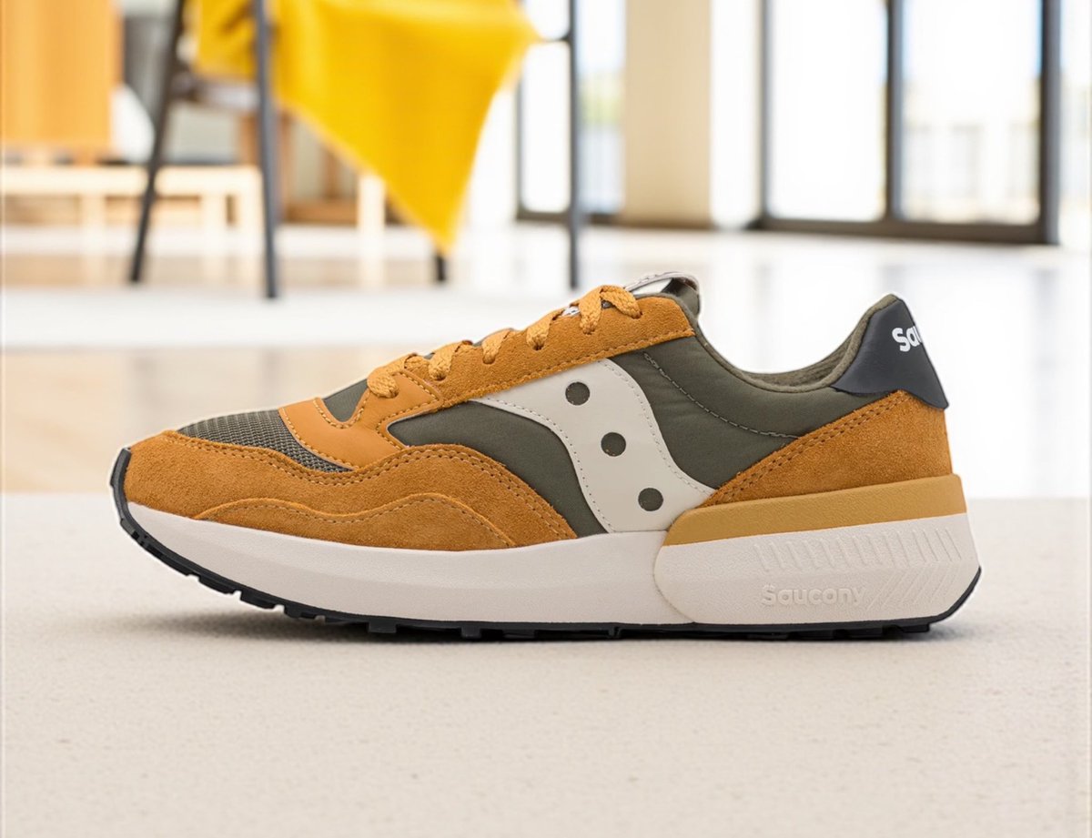 SneakerDealsGB's tweet photo. LOW STOCK of the Saucony Jazz NXT ‘Tan’ - down from £119.99 to ONLY £64.99!

Ad: Here => https://t.co/rklF4JAAHP

UK6-13 https://t.co/113dC1g6Vl