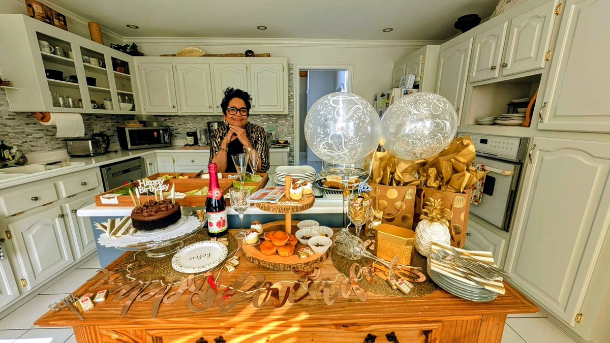 Let's wish Mama Flavas a very Happy Birthday 🎈🎂.

Cheers to another year of great health, strength and love 💓😘...

Happy Birthday!!!