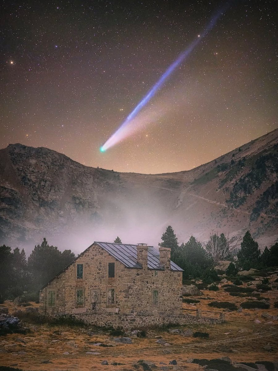 parcastroprades's tweet photo. ✨ El COMETA C/2025 A6 (Lemmon) des dels Pirineus! 🏔️☄️

📷 Anthony Lopez https://t.co/Wx7qEklI7W