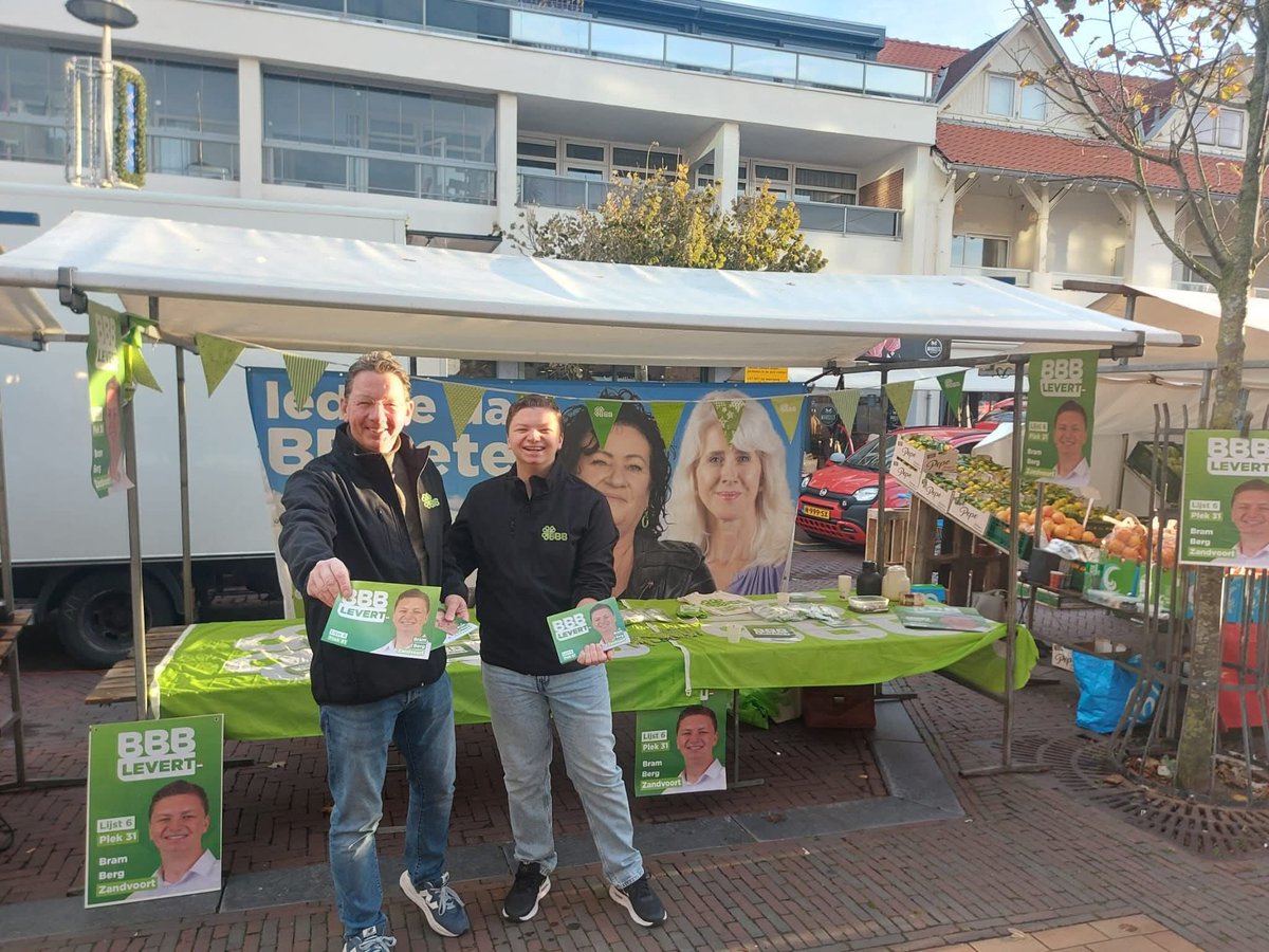 Op de markt in Zandvoort is BBB ook aanwezig. De hele dag geflyerd en mooie gesprekken gevoerd. Samen met Jelle, Claudia, Ingrid, Patrick en Bram. 

Met veel enthousiasme werden de flyers, pepermunt en geurhangers in ontvangst genomen🍀🍀🍀
Ga stemmen 29 oktober.