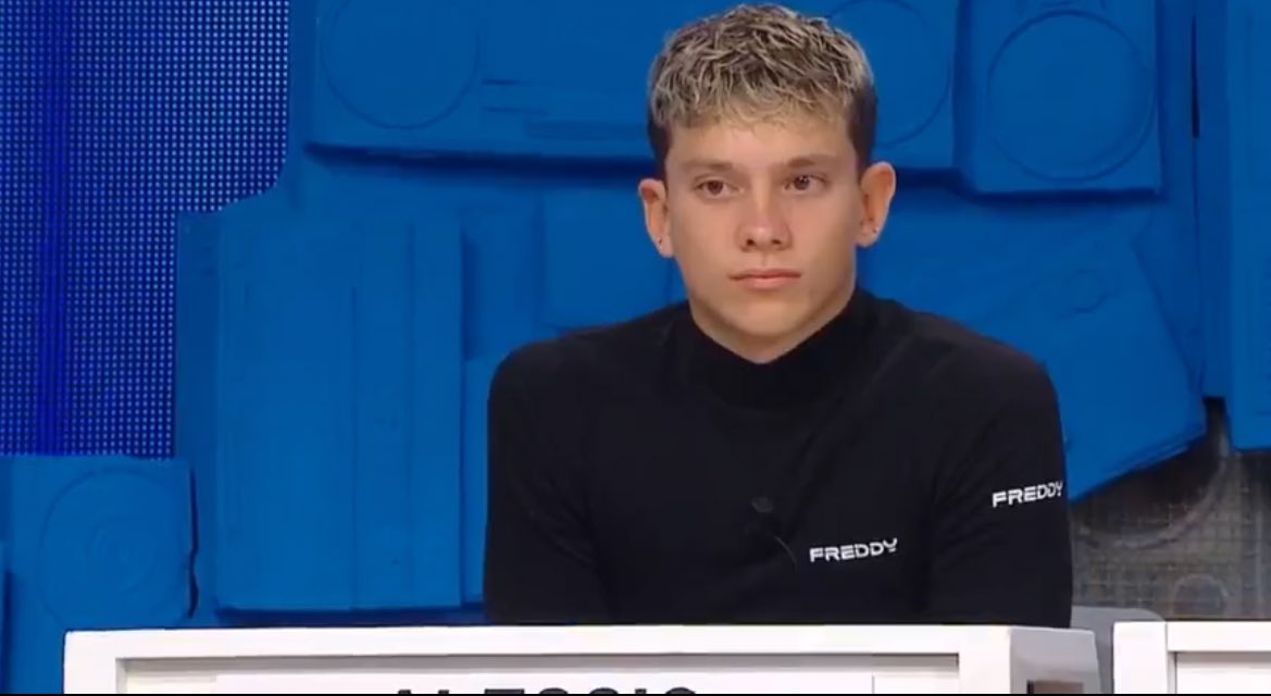 altamentestanca's tweet image. alessio chiedendosi chi glielo ha fatto fare a tornare

 #amici25