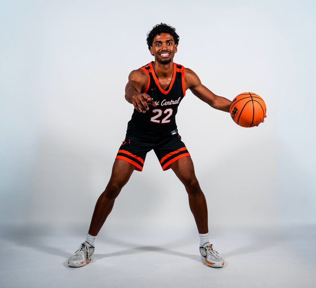 With the college basketball season here, shoutout to all of our next level Dragon Hoopers! Best of luck this season to our guys! We are so proud of you! 🐲🏀 #5for1
<a href="/TU_Basketball/">Trinity Basketball</a> - Ben Estis, Jack Lawson, Carter Ruck
<a href="/UTDALLAS_MBB/">UT Dallas MBB</a> - Christian O’Connor
<a href="/ECUTigersMBB/">East Central MBB</a> - Ari Tumma