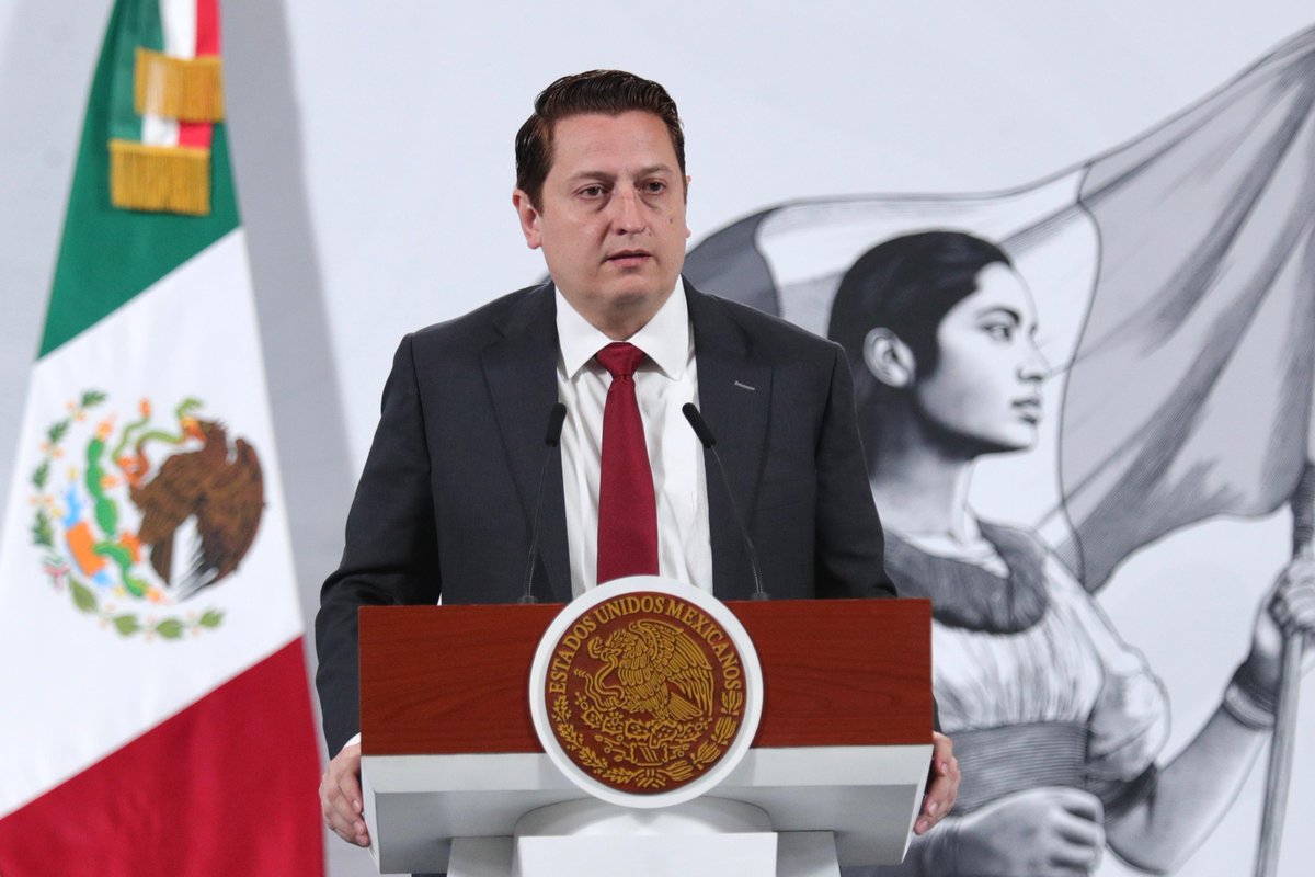 ¡Los trenes avanzan! 🚆

En la #MañaneraDelPueblo, el Secretario de Infraestructura, Comunicaciones y Transportes, Jesús Esteva Medina, el titular de la #ARTF, <a href="/andreslajous/">Andrés Lajous</a> y el Titular de la Unidad de Vinculación Institucional y Patrimonio de la #SICT, <a href="/nenulo/">Néstor Núñez</a>, comparten los