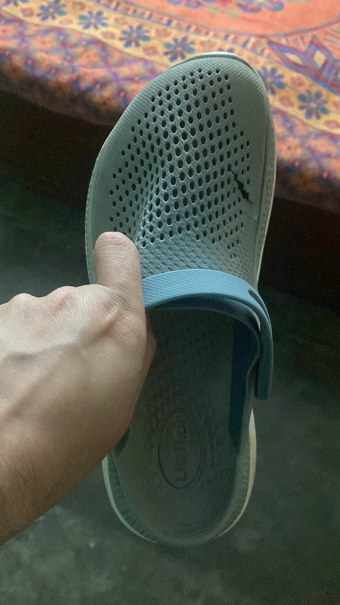 rishabhdua23's tweet photo. @Crocs @CrocsIndia Bought pair of crocs from pacific mall Tagore garden area in west delhi (crocs store) and it’s not been 2 years and rubber material at the top of left pair has torn off which is not at all expected from such big brand that too if you have to pay such hefty amt https://t.co/x0PmnJ80ax