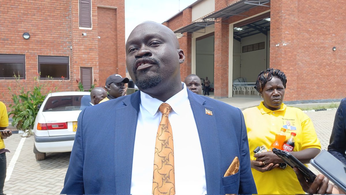 A total of thirteen candidates (60%) have so far been successfully nominated today to contest for various parliamentary seats in Arua City ahead of the forthcoming elections.
Other candidates are set to be nominated on the last day of the Parliamentary nomination on Thursday.