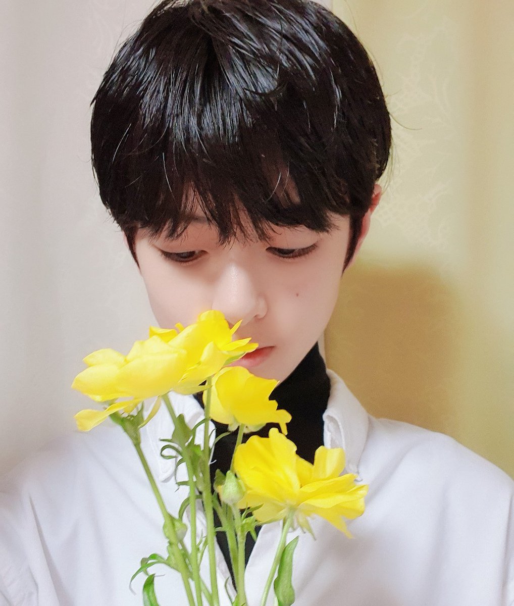 [🎂] HAPPY DAY

2025.10.25
𝐇𝐀𝐏𝐏𝐘 𝐇𝐘𝐎𝐔𝐍𝐉𝐎𝐎𝐍 𝐃𝐀𝐘🎉

더윈드의 귀여운 막내🤗
현준이의 생일을 축하합니다🩵

#더윈드 #THEWIND #The_Wind 
#장현준 #JANGHYOUNJOON
#HAPPY_HYOUNJOON_DAY