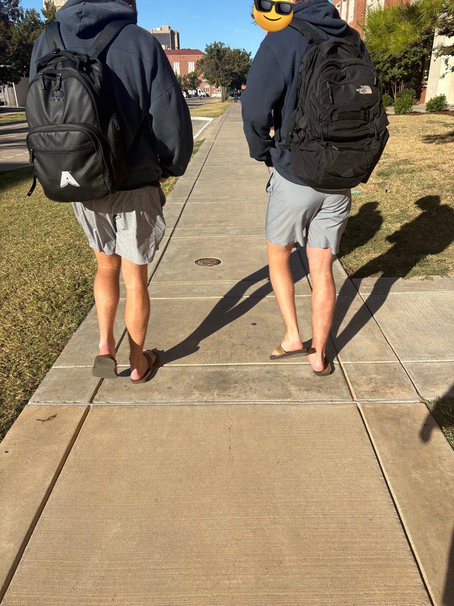 tousechiller's tweet photo. Buddies woke up this morning and decided to match https://t.co/I0zYySli0h