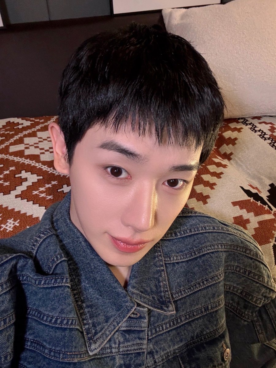 official__wonho's tweet photo. 얼마 안남았다~~~~!!!

#원호 #WONHO https://t.co/3gULnzPVsB