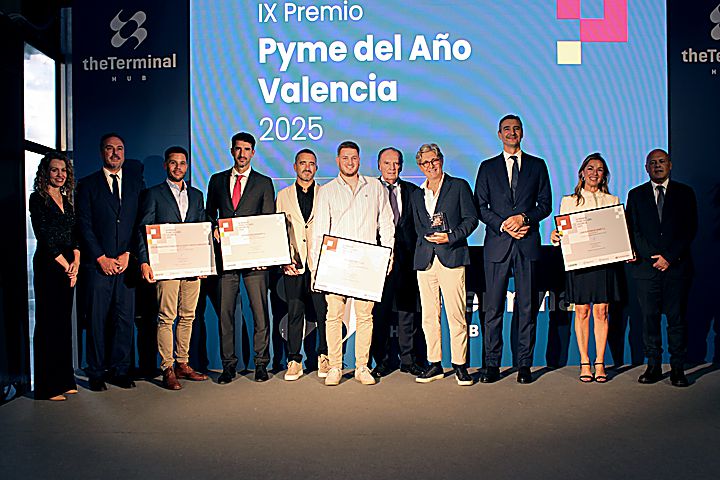 presscamaraVLC's tweet photo. Acierta Product and Position S.A, Pyme del año 2025 de Valencia, https://t.co/2doSkedWFM https://t.co/x8j5fj3Tp3