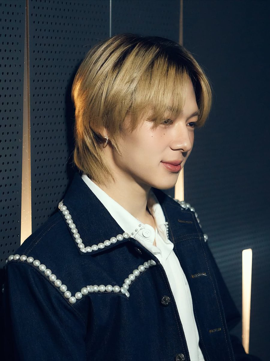 ijhsk7575's tweet image. 2025.10.22

💙💐

CWR x DA Concert 
#DA20ConcertxNuNewD1
#DA20ConcertxNuNewD2 
#JulasHerbXDA20Concert

☁️ @CwrNew 
#NuNew #NanaNu