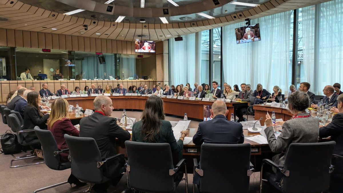 📢 Today, Claudia Merlino, President of GEOPA, is representing our organisations at the 🇪🇺 Tripartite Social Summit.

At a decisive moment for our sector, her message to President <a href="/vonderleyen/">Ursula von der Leyen</a> was clear and firm:

We welcome the <a href="/EU_Commission/">European Commission</a>'s  renewed focus on quality jobs and