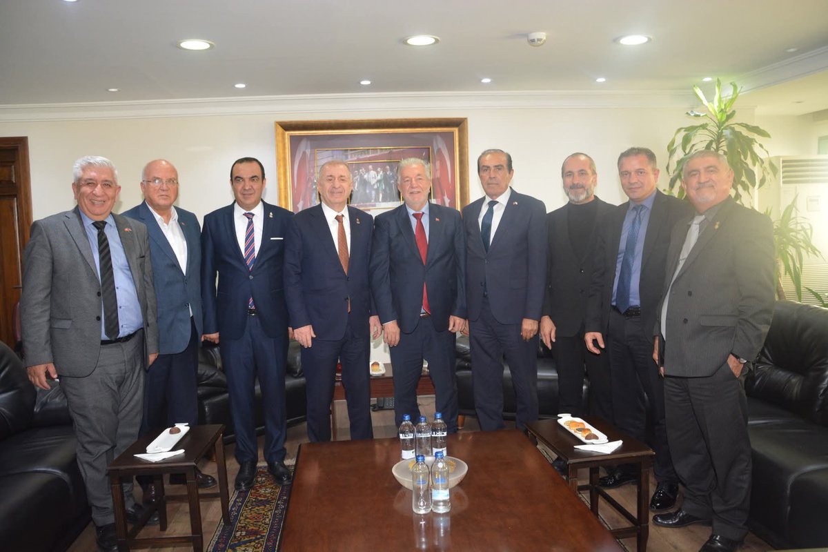 Yalcinata35's tweet photo. ZAFER PARTİSİ GENEL BAŞKANI SAYIN ÜMİT ÖZDAĞ  VE EKİBİNİ İZMİR BİRLİĞİ'NDE AĞIRLAMAKTAN MUTLULUK DUYDUK. https://t.co/v0e4EU2OaD