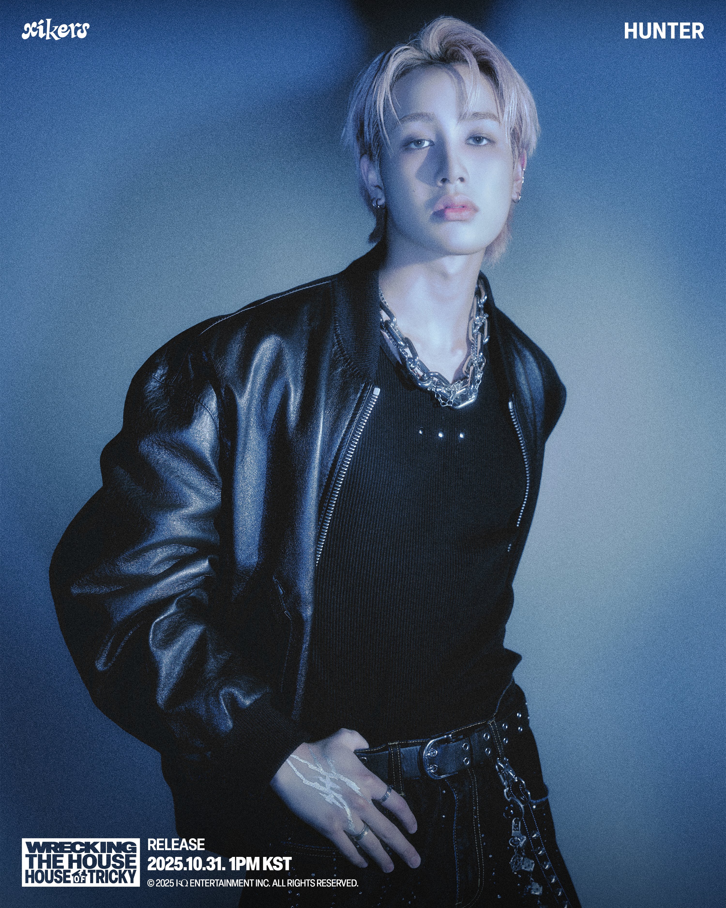 올블랙 스타일링으로 반응 좋은 남돌 컨포 | 인스티즈