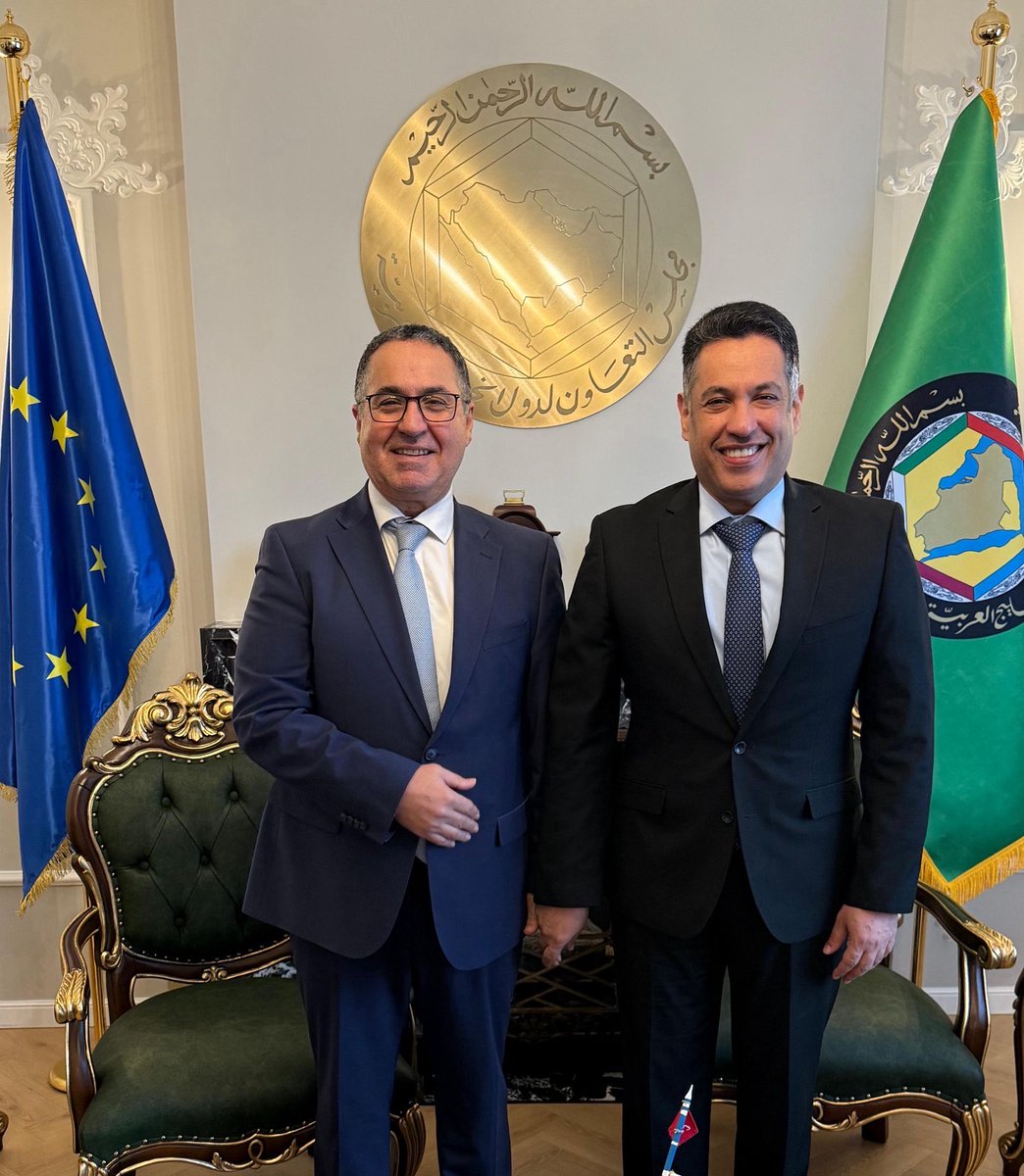 التقى سعادة السفير/ فهد صقر الجيماز في مقر البعثة، بالسعادة السفير/ جلال المهدي، سفير ليبيا لدى الاتحاد الأوروبي، حيث تناول اللقاء العديد من المواضيع ذات الاهتمام المشترك