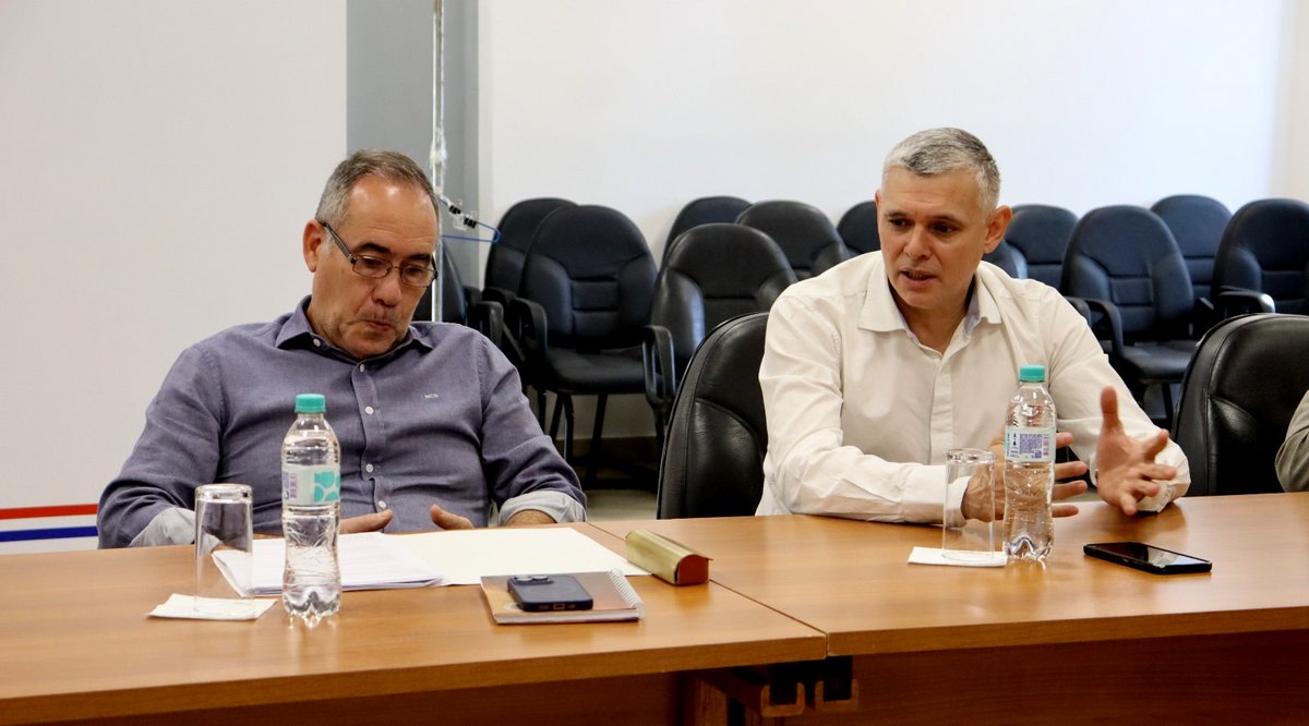 arp_py's tweet image. DESTACAN LA IMPORTANCIA DEL FORTALECIMIENTO DEL CONTROL DE TRÁNSITO DE GANADO
Representantes de COLCAT-ARP y del SENACSA se reunieron para tratar la operatividad y gestión en los puestos, y renovar acuerdos de cooperación.
👉acortar.link/zSq3Ry