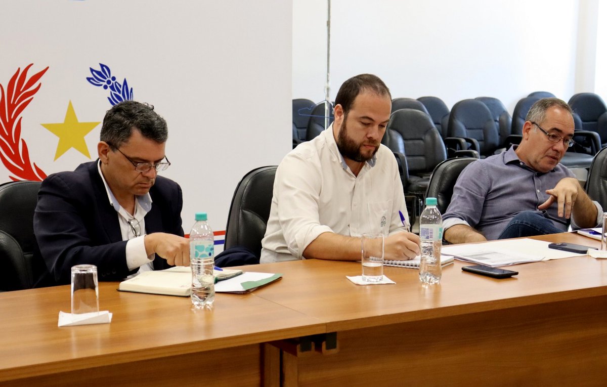 arp_py's tweet image. DESTACAN LA IMPORTANCIA DEL FORTALECIMIENTO DEL CONTROL DE TRÁNSITO DE GANADO
Representantes de COLCAT-ARP y del SENACSA se reunieron para tratar la operatividad y gestión en los puestos, y renovar acuerdos de cooperación.
👉acortar.link/zSq3Ry