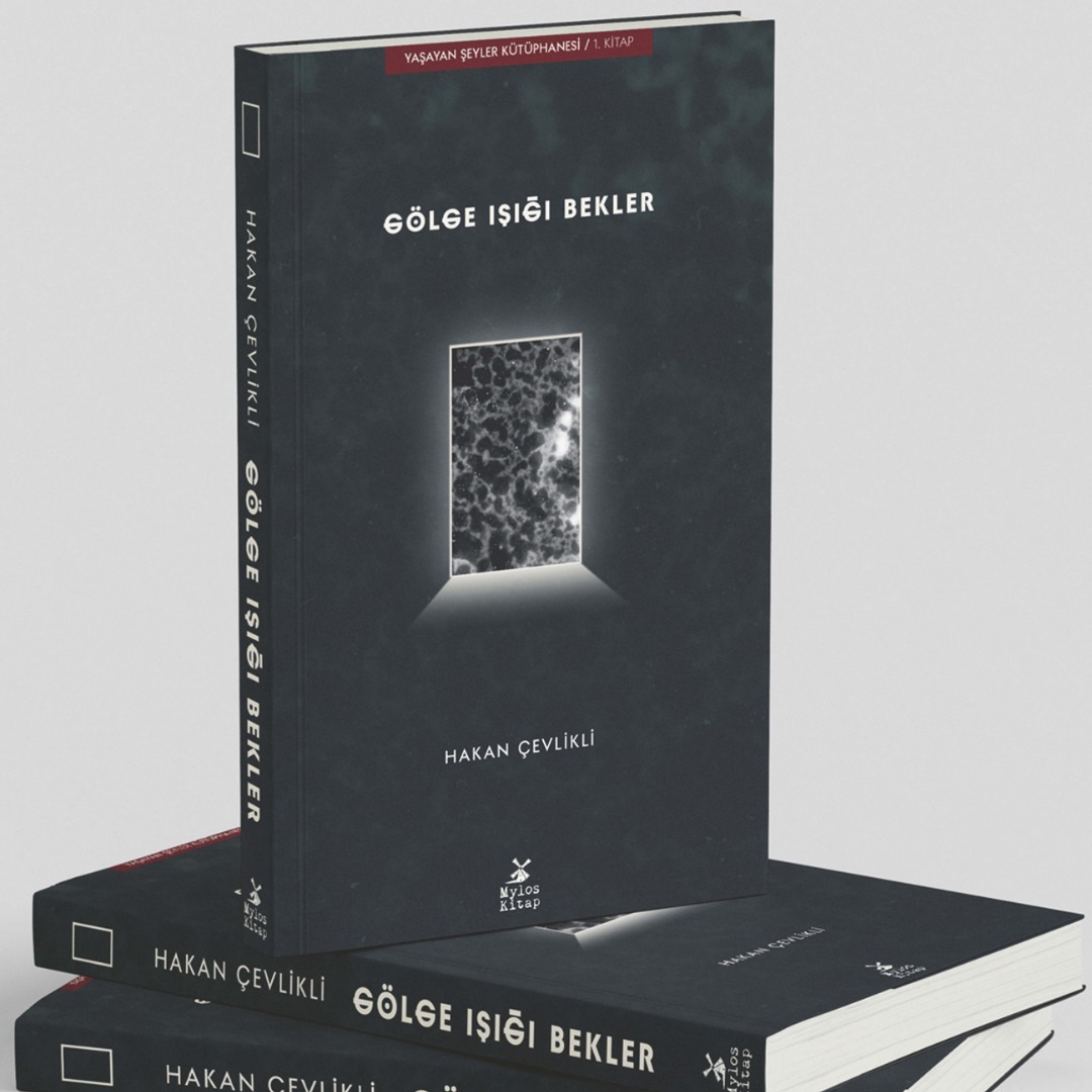 Hakan Çevlikli'nin ilk romanı Gölge Işığı Bekler, fantezi ve gerilim ile harmanlanmış bir bilimkurgu ve temponun hiç düşmediği bir macera vaat ediyor.
Gölge Işığı Bekler, kitapçılarda ve dukkan.mylosyayingrubu.com'da!