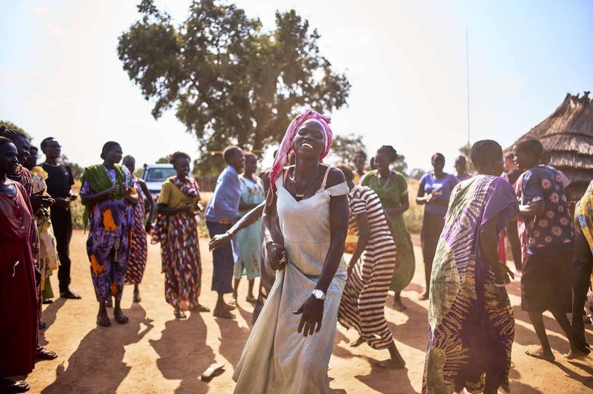 waterisbasic's tweet image. This is what leadership looks like 💧

Women in South Sudan are leading the way to clean water for all — one repaired well at a time.

#WomenLedWednesday #WaterIsBasic #Vision2030 #CleanWater