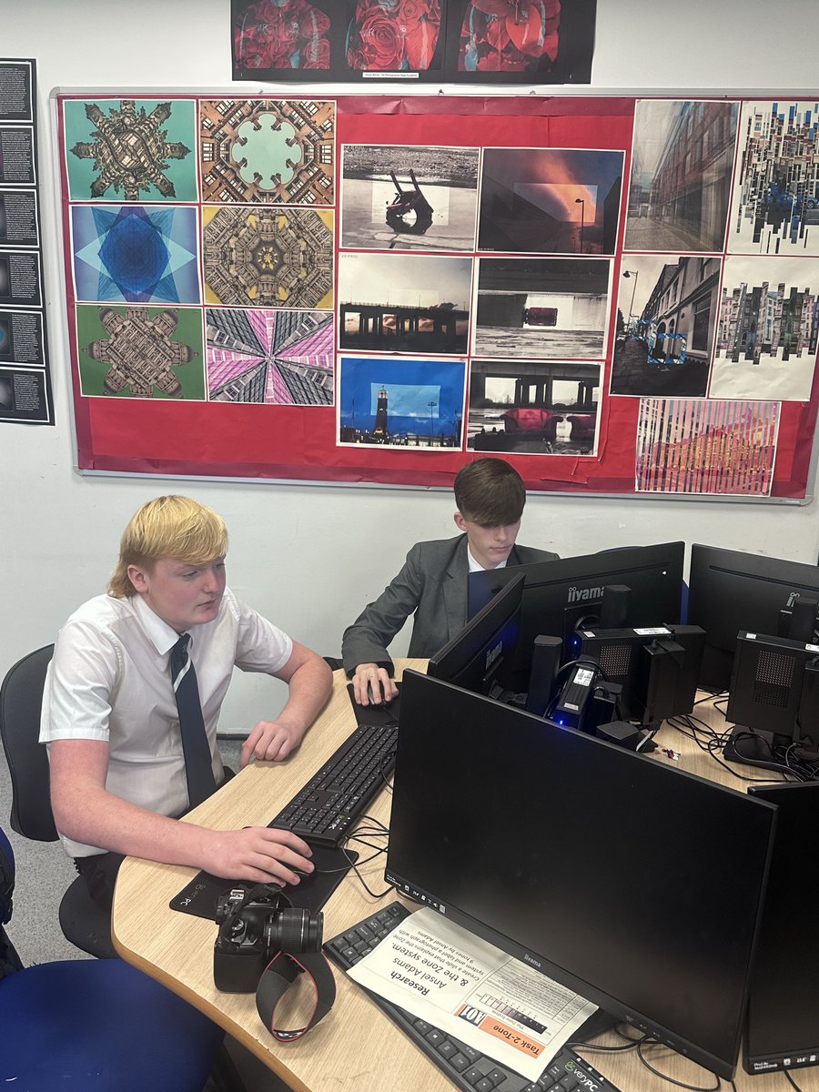 MrCarlinArt's tweet image. Very proud of the Y10 and Y11 students coming to intervention so catch up and to improve their work! The hard work will pay off 💥
@Hope_Academy @HopeArtsDept #photography #ambition