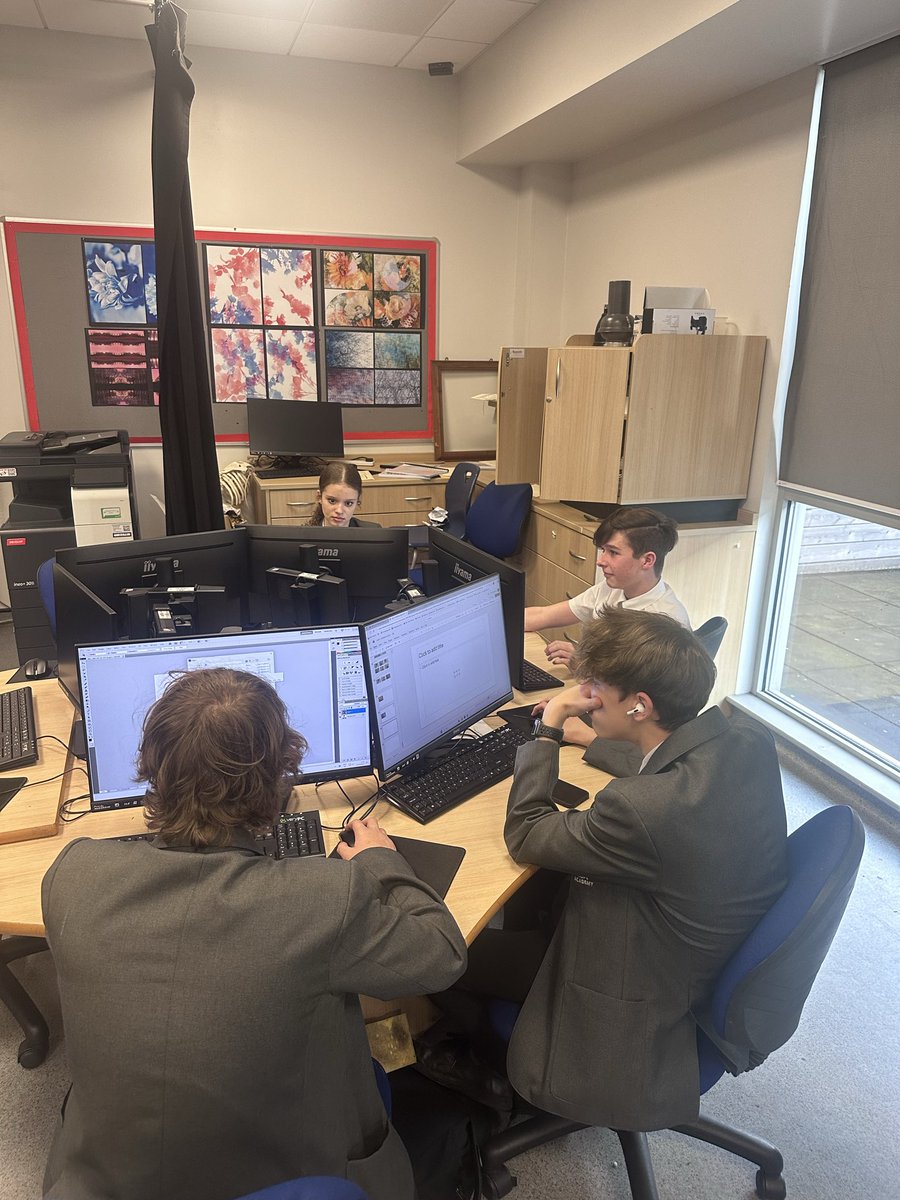 MrCarlinArt's tweet image. Very proud of the Y10 and Y11 students coming to intervention so catch up and to improve their work! The hard work will pay off 💥
@Hope_Academy @HopeArtsDept #photography #ambition