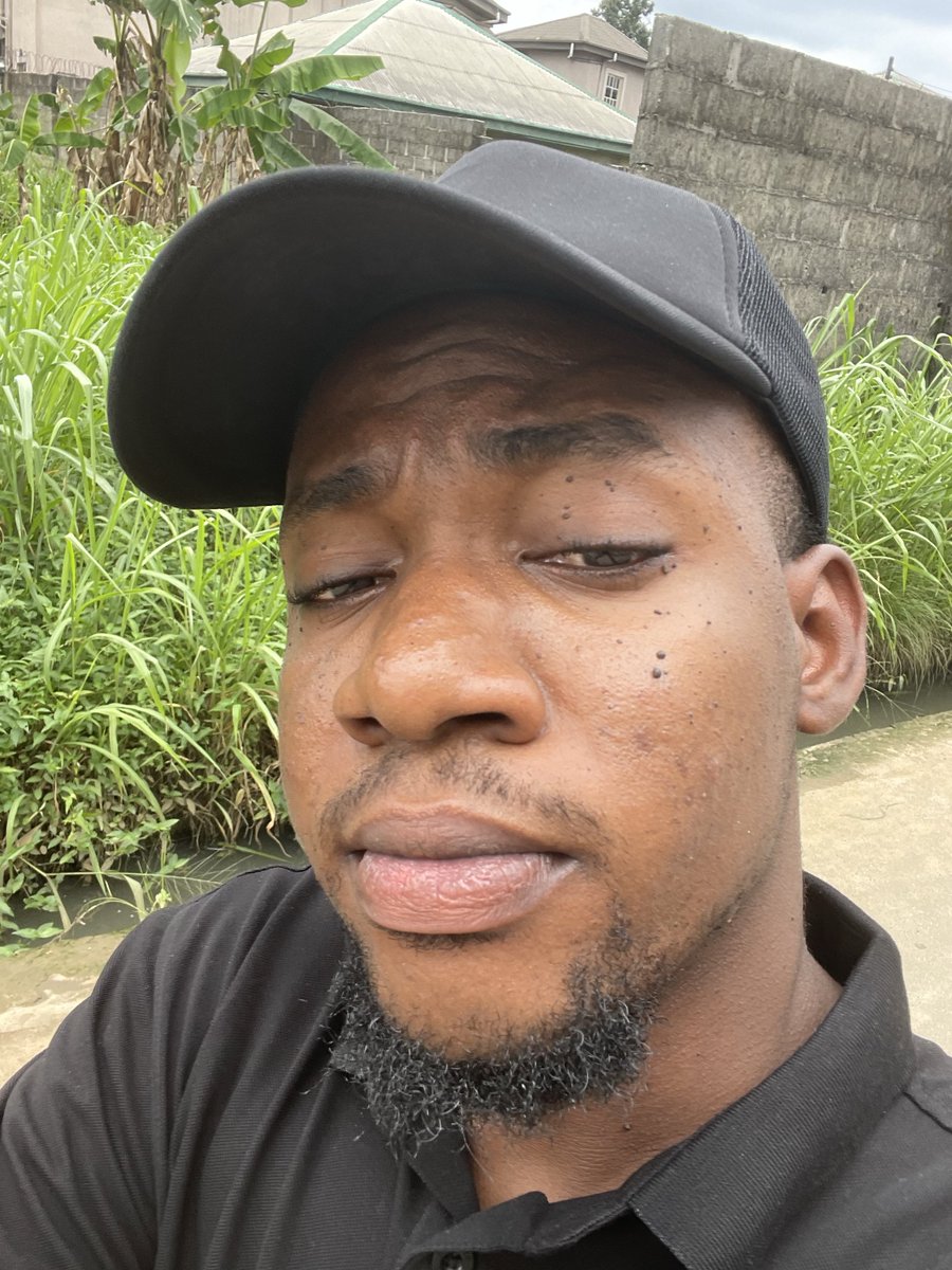 apOfph1's tweet image. without any edits, filters, or makeup, let&apos;s see your face cards 🙏🏾