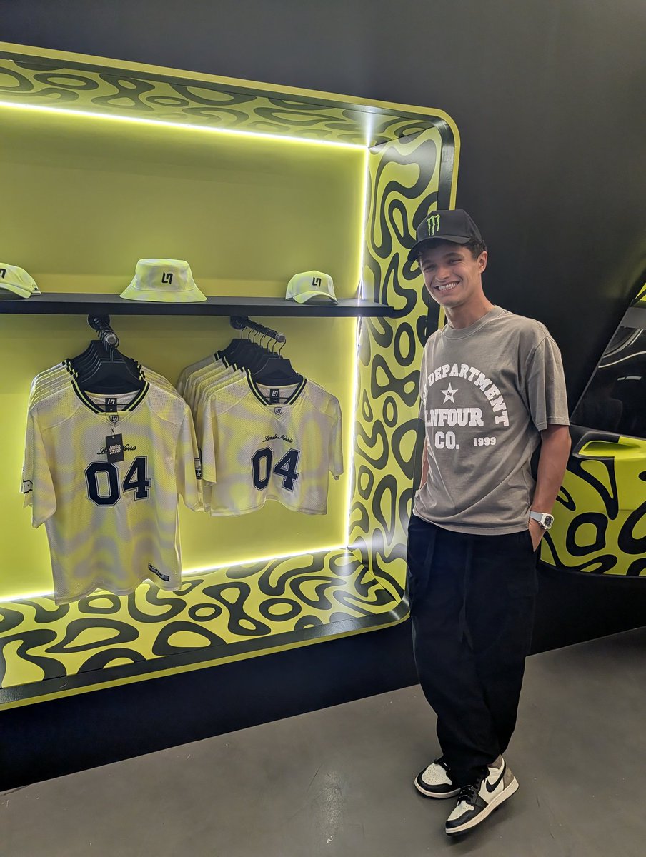 LN4's tweet image. Whoops, just dropped my austin camera roll. enjoy 👀