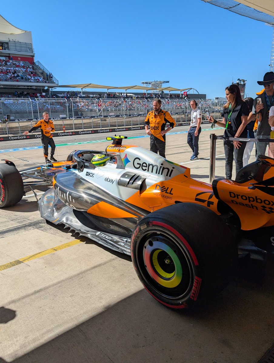 LN4's tweet image. Whoops, just dropped my austin camera roll. enjoy 👀