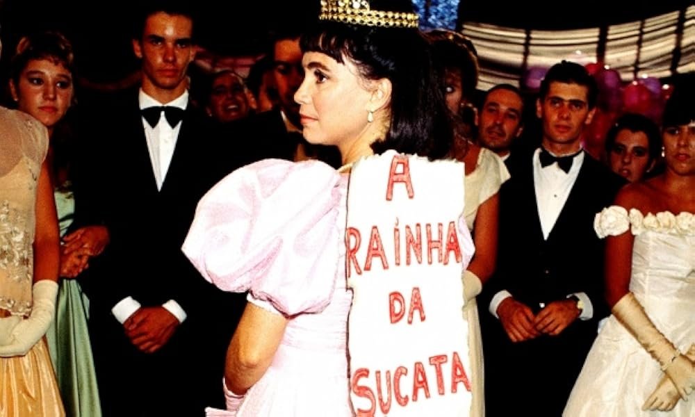 telecotidiano's tweet image. Rainha da Sucata vai ser reprisada e fico impressionado como Regina Duarte protagonizou classicos em sequencia, Porcina em Roque Santeiro, Raquel em Vale Tudo, Maria do Carmo em Rainha da Sucatas, Helenas de Historia e Por Amor, tem que respeitar a maioral
