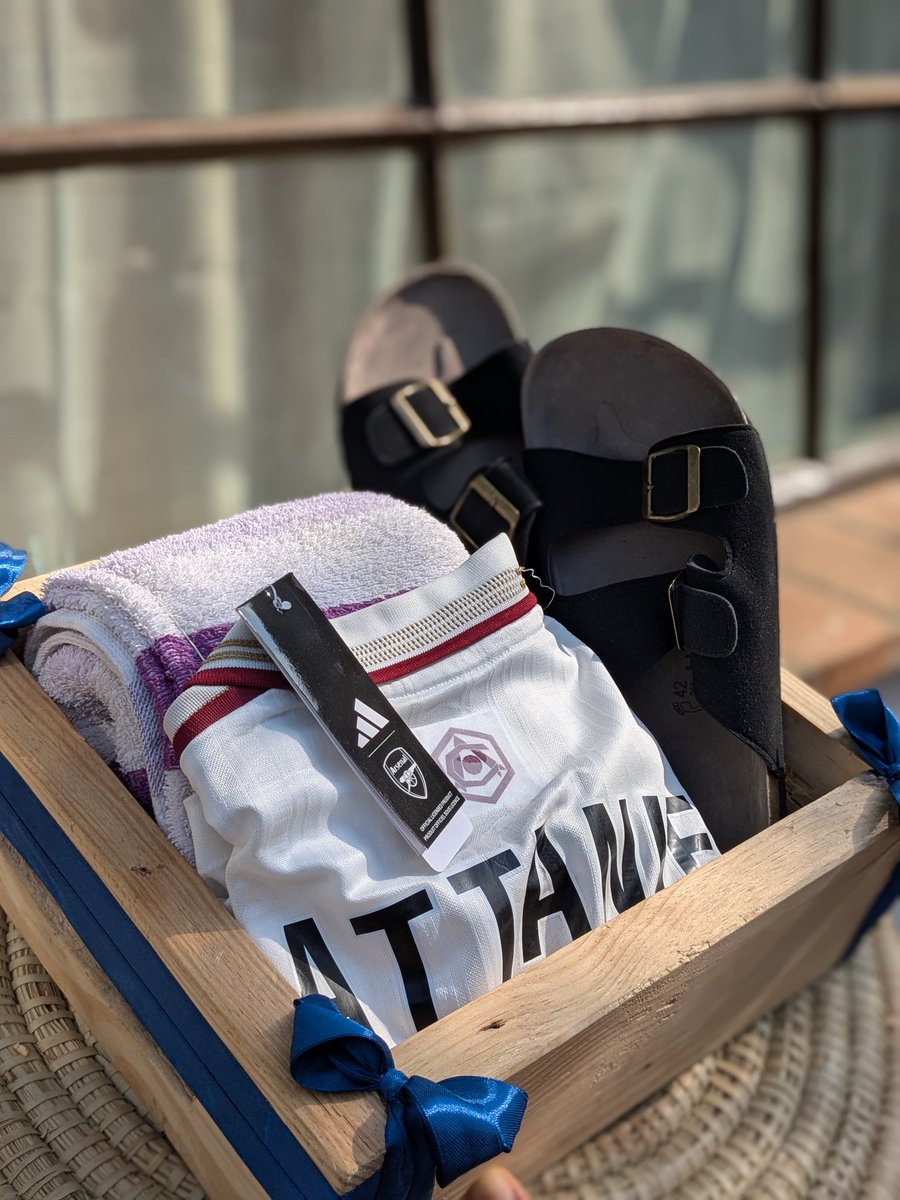 p_pausah's tweet image. I just love the Sandals lol😍. Get Hampers from Me!!! I'm in Blantyre text or call 0998213479.