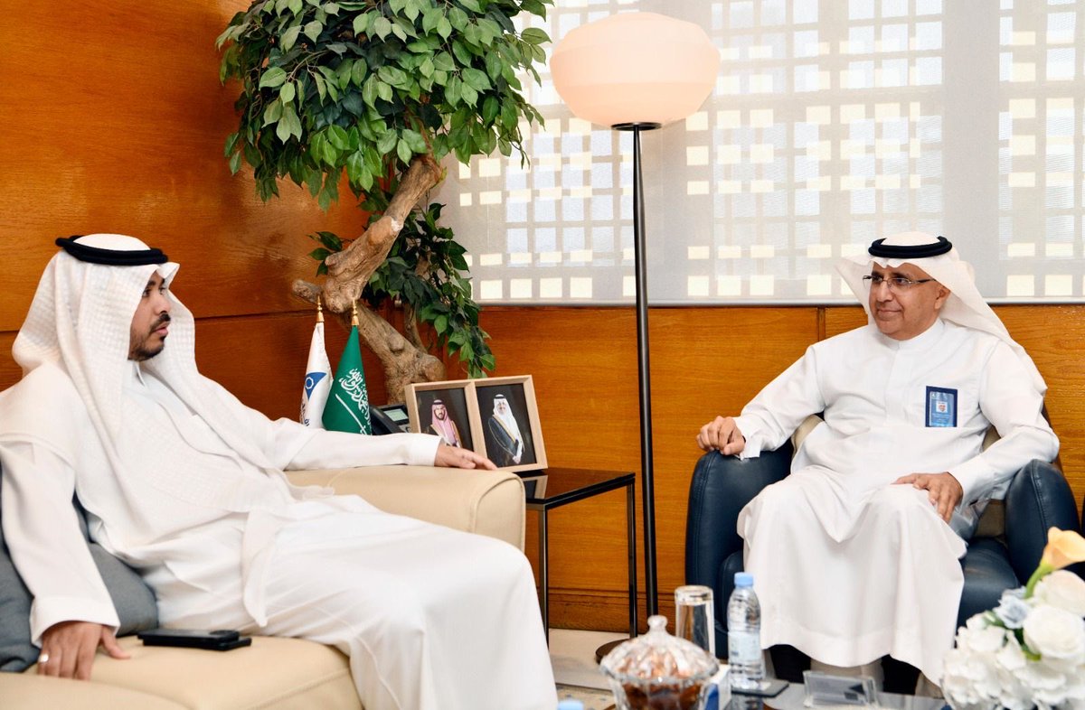 SCSAC_SA's tweet photo. التقى رئيس #اللجنة_الدائمة_لمراكز_التحكيم_السعودية د. علي المشنوي، بالأمين العام لـ #غرفة_الشرقية أ. عبدالرحمن الوابل، وذلك ضمن الجولات الإشرافية التي تقوم بها اللجنة على مراكز التحكيم التابعة للغرف التجارية، تعزيزًا لدورها في متابعة الأداء ورفع كفاءة منظومة التحكيم المؤسسي. https://t.co/wZwP2brtU2