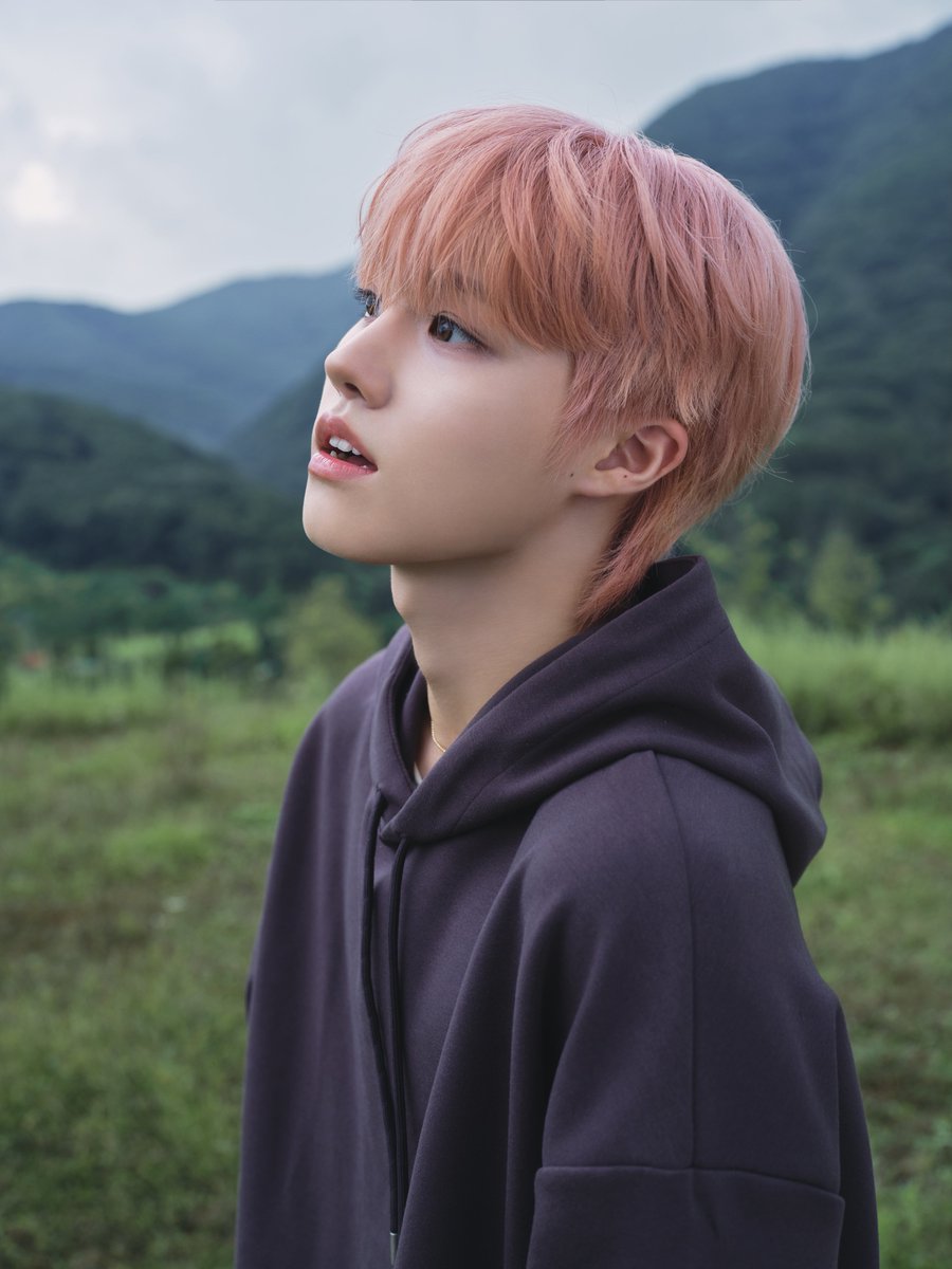 AHOF_official's tweet image. Concept Photo 2

#JUWON #박주원 

AHOF The 2nd Mini Album [The Passage]
➫ 2025.11.04. 6PM (KST)

#AHOF #아홉
#ThePassage