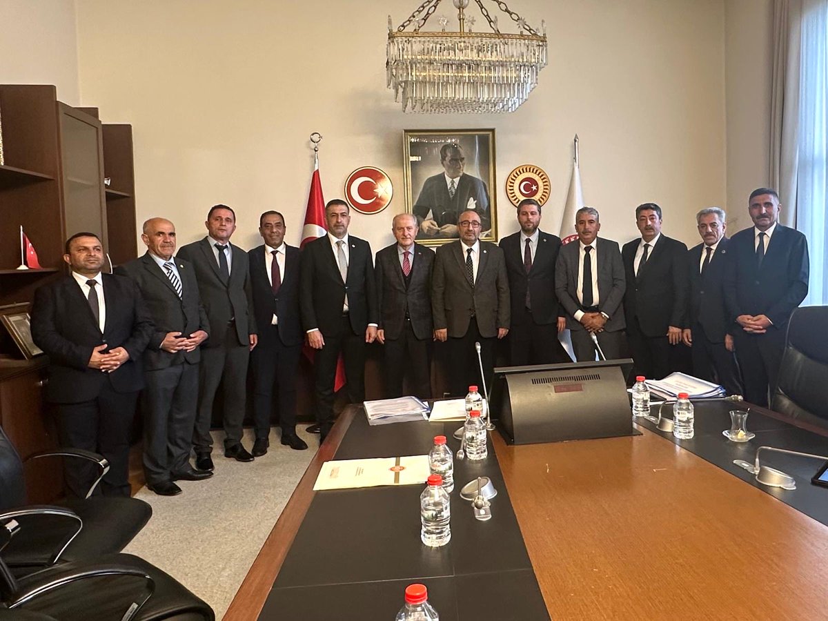 KverSemih's tweet photo. Milletvekillerimiz Sn.Ejder Açıkkapı, Sn.Mahmut Rıdvan Nazırlı ve Akpartili İlçe ve Belde Belediye Başkanlarımızla Çevre Şehircilik ve İklim Değişikliği Bakan Yardımcısı Sn.Hasan Süver’i Baskil ve Keban Belediye Başkanlarımızla birlikte ziyaret ederek ilçelerimizin sorunlarını görüştük. 

Hayırlara vesile olsun.