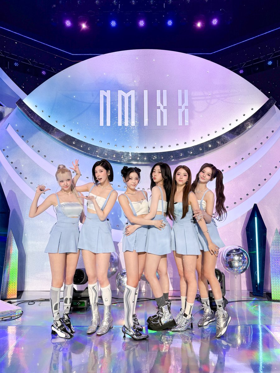 DAVINSWER's tweet image. #NMIXX #BlueValentine