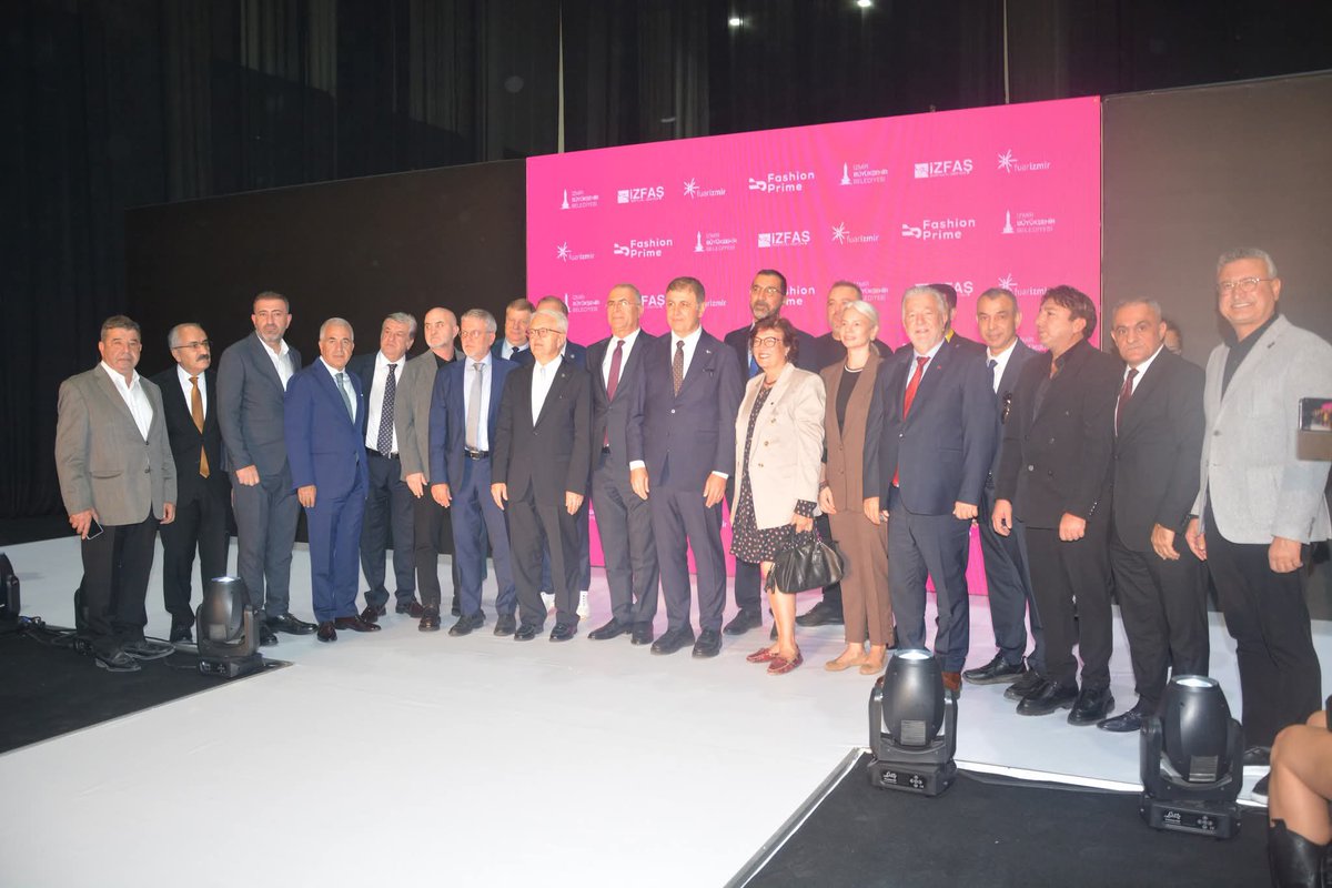Yalcinata35's tweet photo. AYAKKABI FUARIMIZLA AYNI GÜNE DENK GELEN 8. TEKSTİL, HAZIR GİYİM TEDARİKÇİLERİ VE TEKNOLOJİLERİ FUARI'NIN AÇILIŞ TÖRENİNE KATILDIK. https://t.co/3He6D5pr74