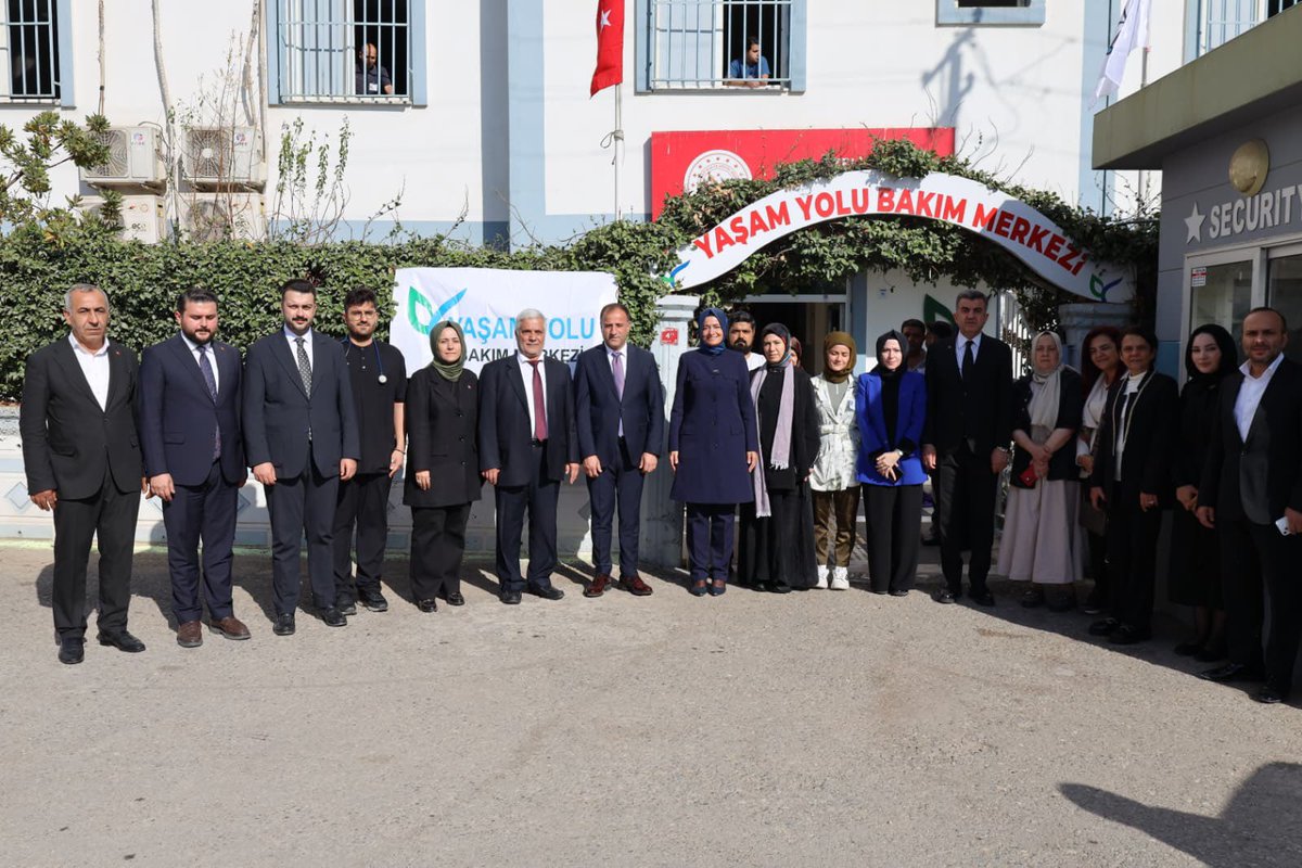 📍Şanlıurfa

Engelli vatandaşlarımızın bakımı, eğitimi ve sosyalleşmeleri son derece önemli.

Yaşam Yolu Bakım Merkezi'ni ziyaret ederek Şanlıurfalı kardeşlerimizle selamlaştık, sohbet ettik.