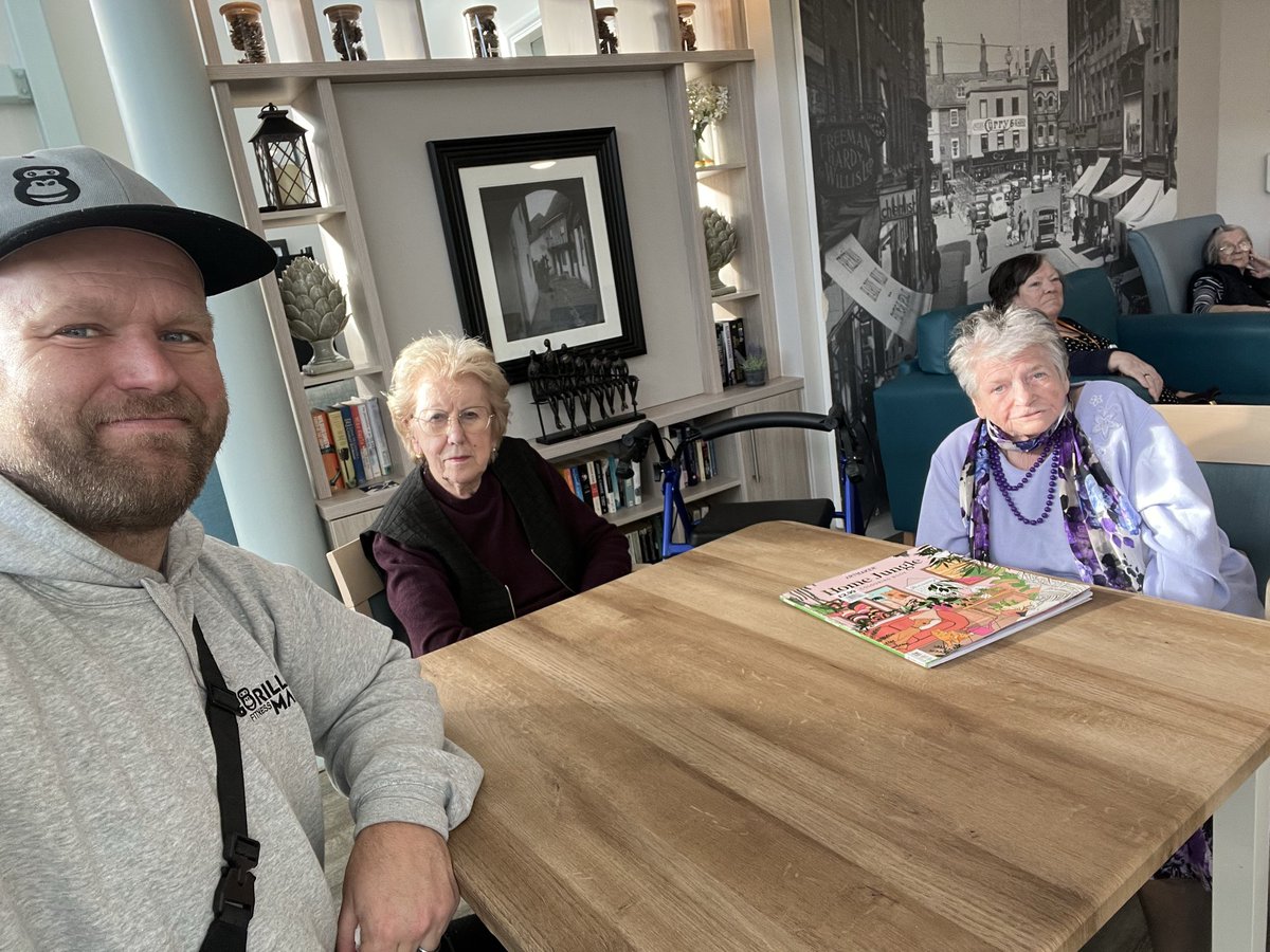 GorillaManFitn1's tweet image. No fitness class this week at Gladstone House which gave us time for to sit down have a chat and catch up 💪🏋️♀️ #communityengagementmatters #communityengagement #communityproject #beatingisolation