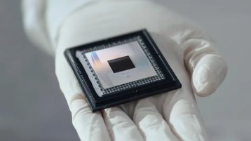 🚨 INVESTING : "Google presenta una svolta nella computazione quantistica con il chip Willow"