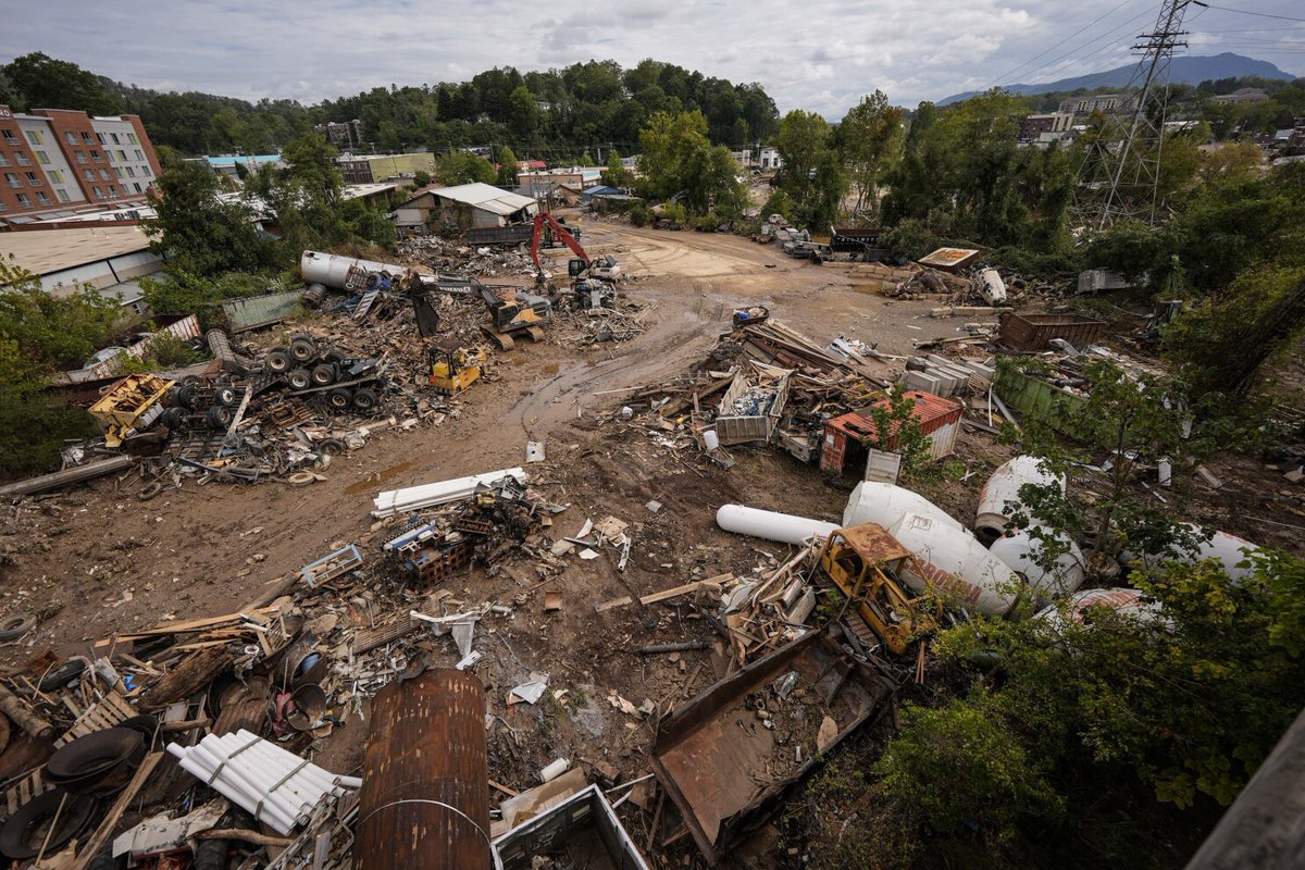 matt_vanswol's tweet image. Not a single member of Congress upset about the "White House renovation" came and helped Western North Carolina rebuild after Helene.
Not one.
You want to know who did help us?
Trump did.
He HELICOPTERED-IN STARLINK and saved lives.
EVEN WHEN HE WASN'T IN OFFICE!!!