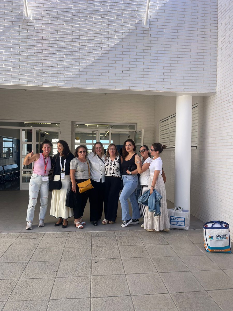 arpaponiente16's tweet photo. Talles sobre Salud Renal en el IES Luz del Mar El Ejido en el marco de  la Semana  Saludable del @AytoElEjido , con la  enfermería, auxiliares y nefróloga del @HUniv_Poniente . 

Gracias a todos los q  habéis  participado altruistamente! 
 @SENefrologia @DiaDelRinon @renalamigos https://t.co/WIKl7j2727