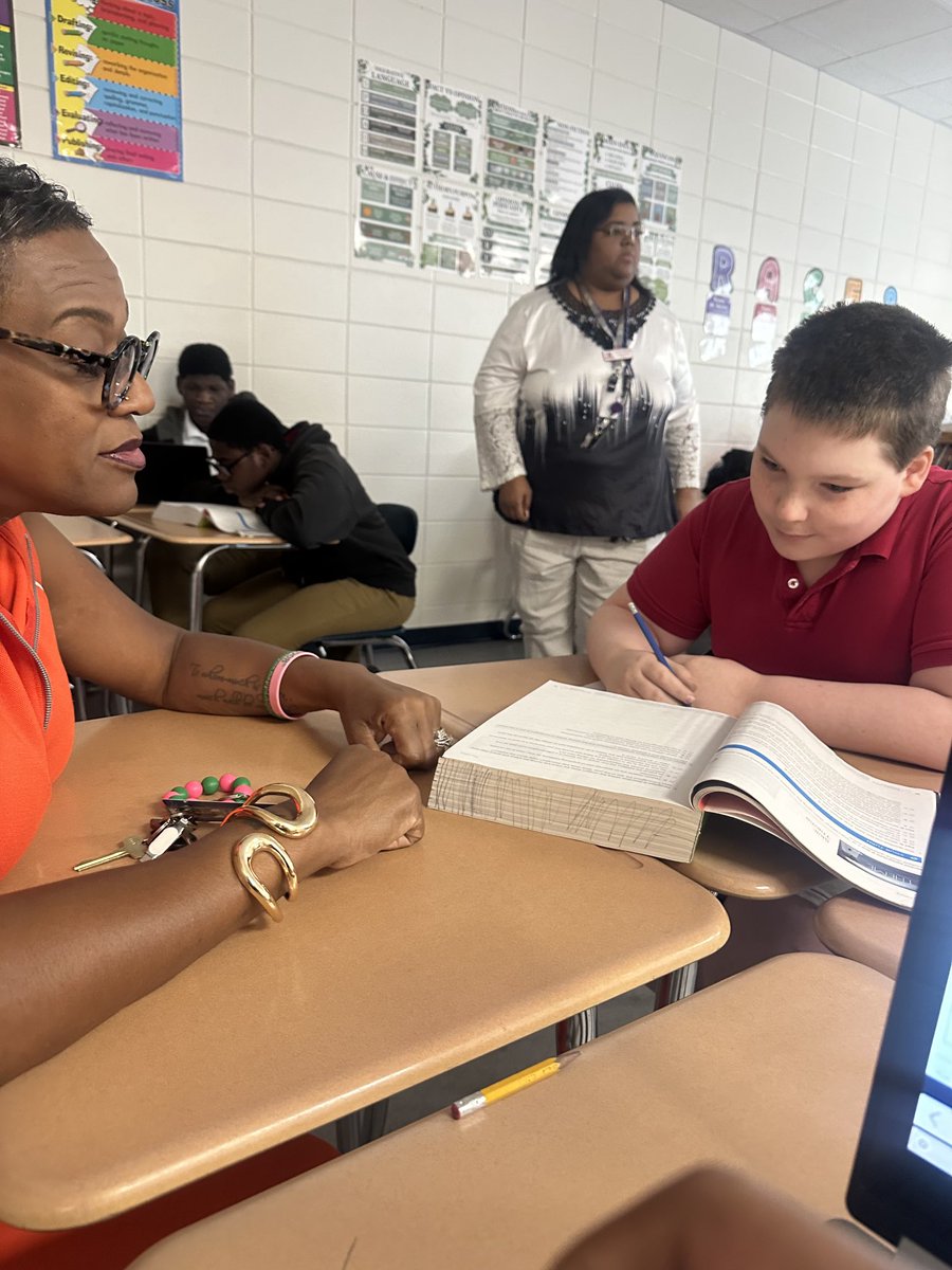 ValarieLawson15's tweet image. When the principal is your partner in reading “The Lottery,” you have to work!🤣🤣@VelmaDonnell @studysync