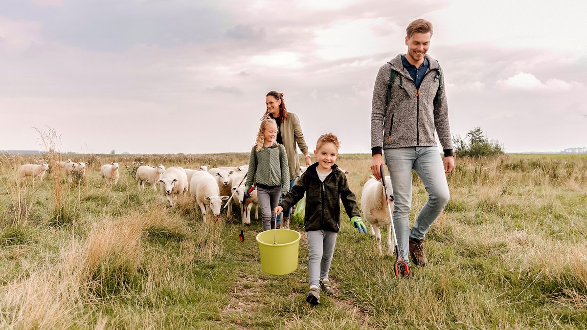 Doe mee aan de Clean-Up Walk 2025 in jouw eigen buurt! -  rtvmeppel.nl/doe-mee-aan-de…