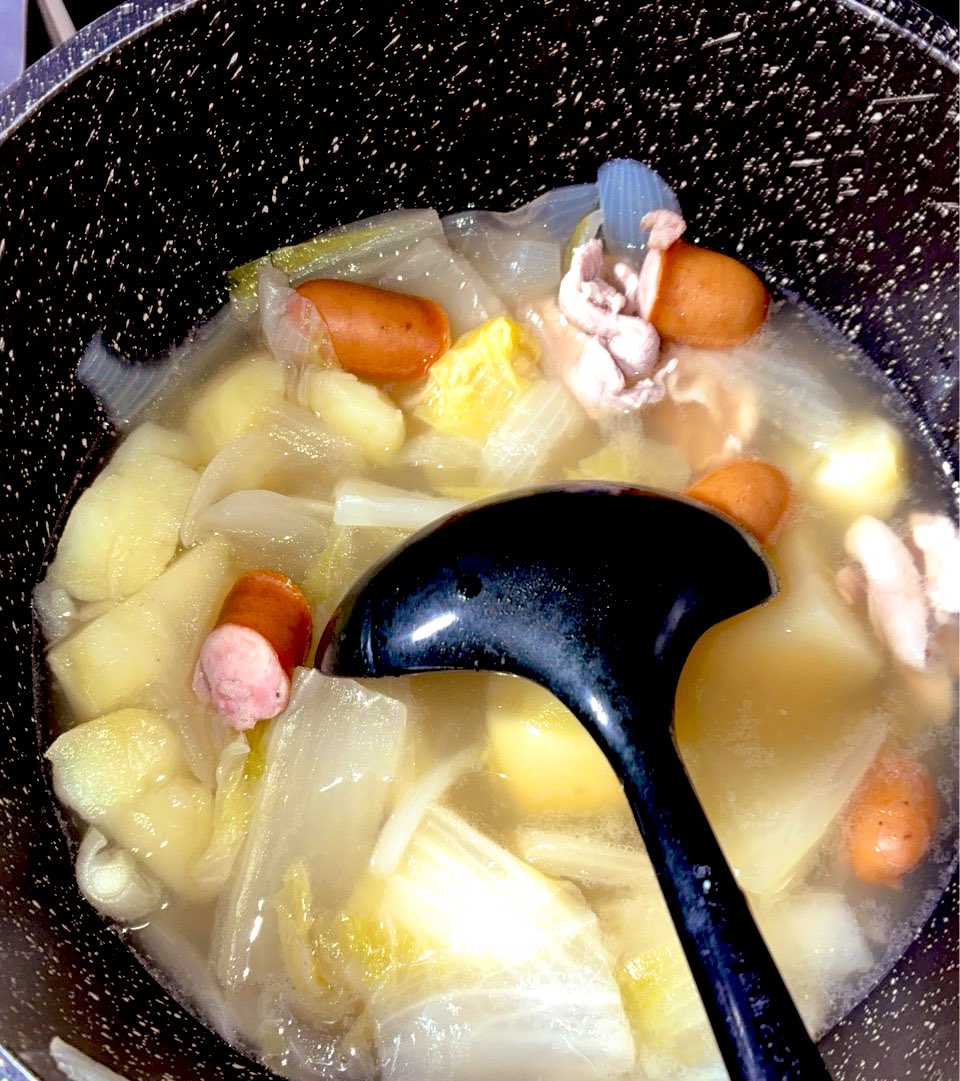 野菜モリモリポトフを作りましてね🧅
ジャガイモゴロゴロでんまかたです🥄