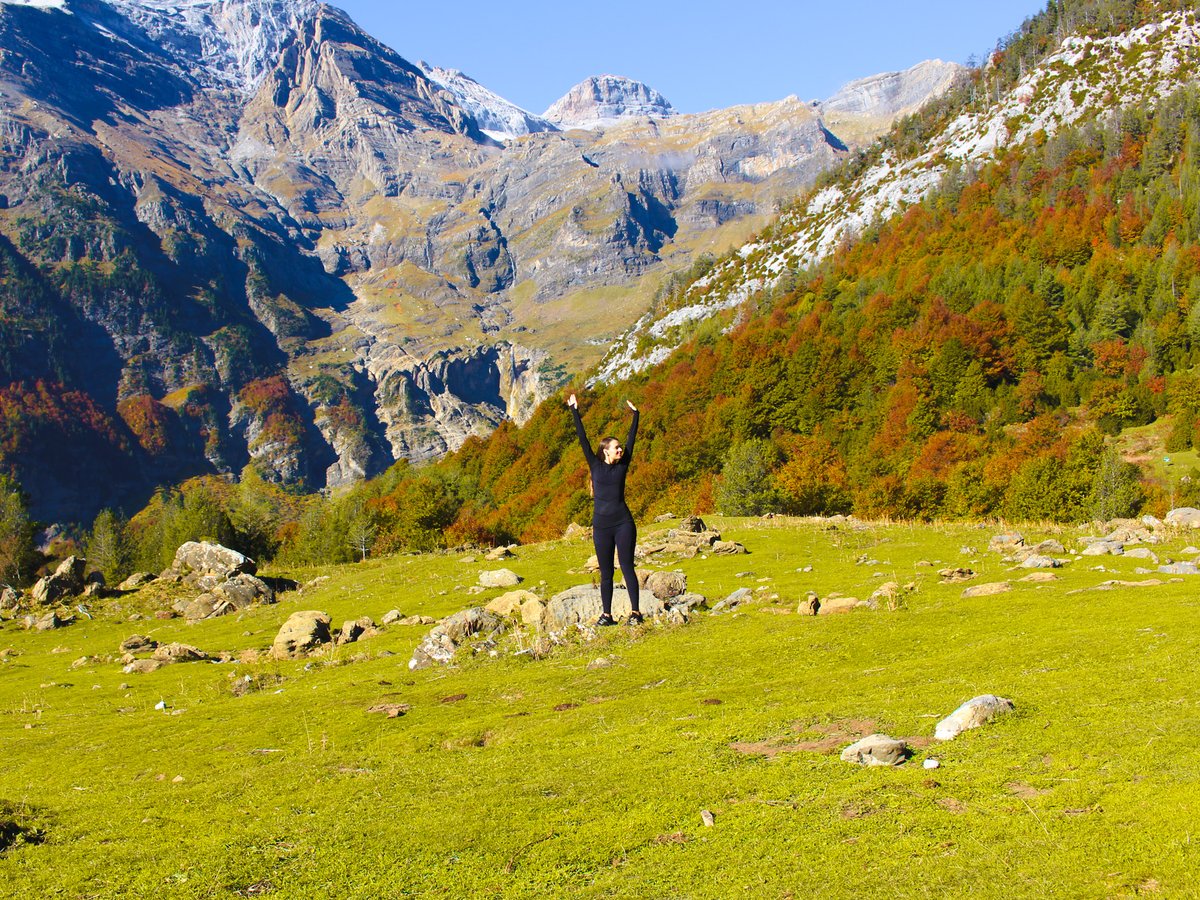 Dreaming of a 5-day escape with stunning nature + unforgettable autumn hikes? This Pyrenees itinerary is packed with scenic trails, cozy villages, and fall colors #Pyrenees #Hiking Read: atlifestylecrossroads.com/pyrenees-in-fa…