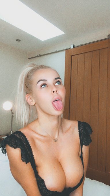 Should we start a BOOBIE train... POST YOUR BOOBIES