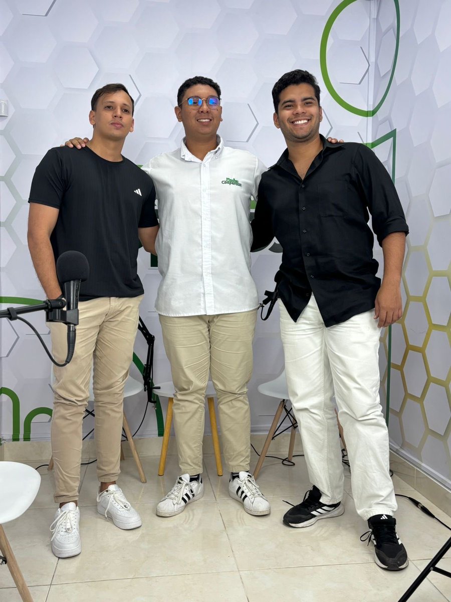 Agradecido con <a href="/CoopercomCTAOfi/">COOPERCOM C.T.A.</a> y <a href="/Emontana22/">Edwin ⛰️©</a> por la invitación para conversar sobre los retos y desafíos de los nuevos consejeros de juventud en el Atlántico.

Una valiosa oportunidad para dialogar junto a <a href="/JuanBernardoLR/">Juan Bernardo López</a> sobre liderazgo y participación en el territorio.
