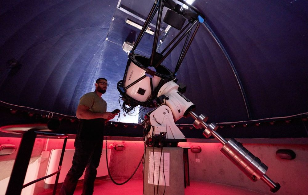 arabnews's tweet photo. Mount Makmel, #Lebanon’s highest mountain rising 3,093 meters above sea level, is preparing to host the country’s first astronomical observatory @NDU_Louaize https://t.co/XDoo9USf3z https://t.co/pV4XNEfV67